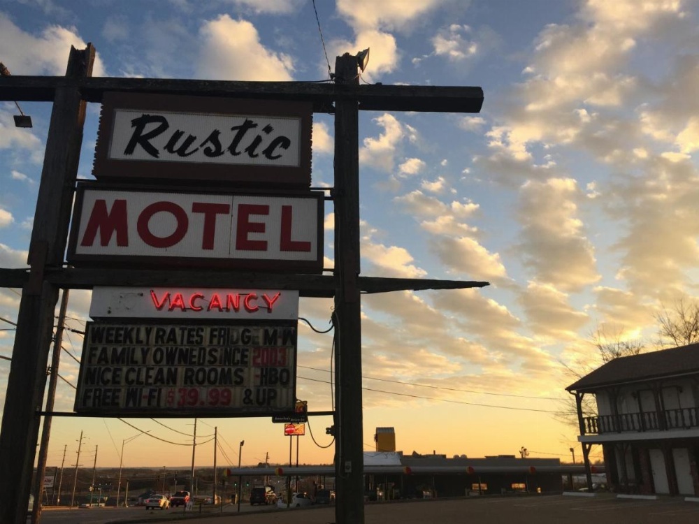 Rustic Motel Rolla